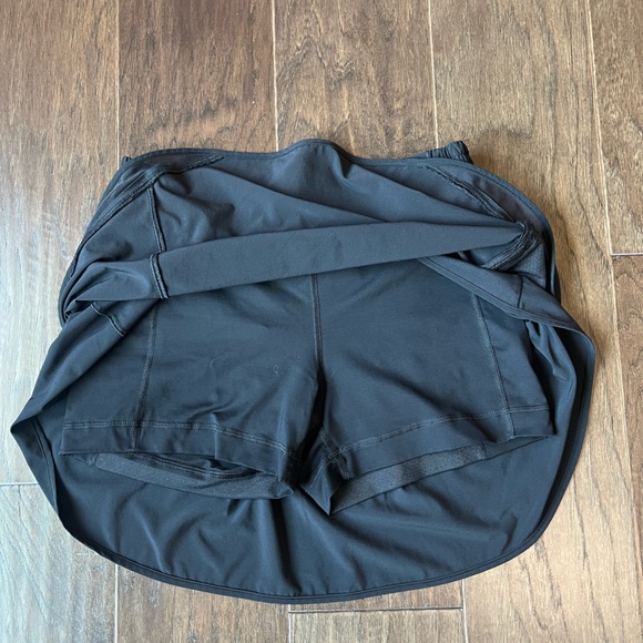 Lululemon skort - Picture 6 of 6